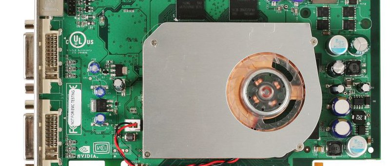 Referenční GeForce 7600 GT