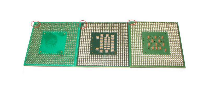 Rohy procesorů (zleva): 479pinové Pentium M, 478pinový Core Duo 