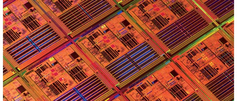 Křemíková deska s dvoujádrovými procesory AMD
