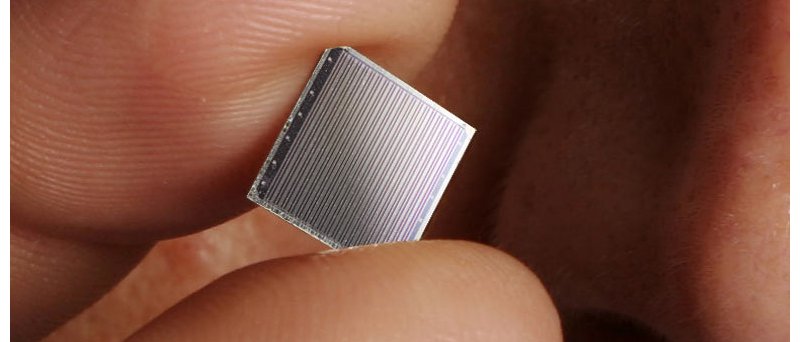 Křemíkový laserový čip