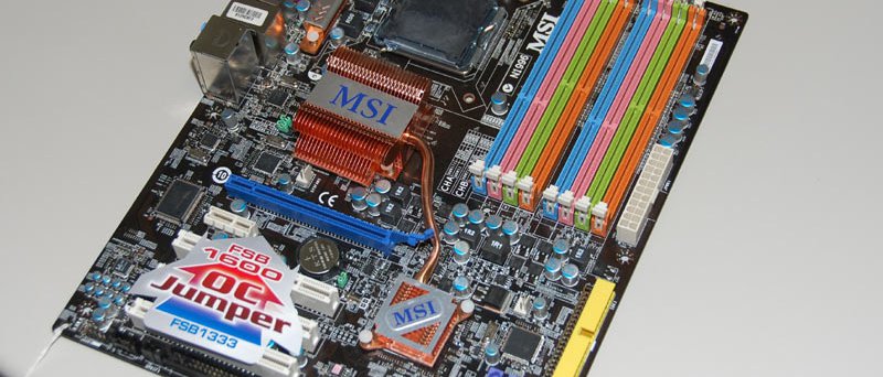 8 paměťových slotů na desce MSI s čipsetem Intel P45