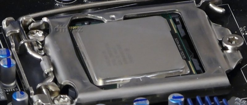 Intel Core i7/i5 + P55: Intel Core i7 870