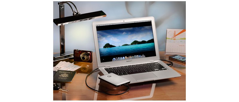 Hitachi G-Drive slim s MacBookem