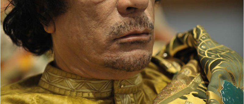 Muammar Kaddáfí (zdroj: http://cs.wikipedia.org/wiki/Soubor:Muammar_al-Gaddafi_at_the_AU_summit.jpg)