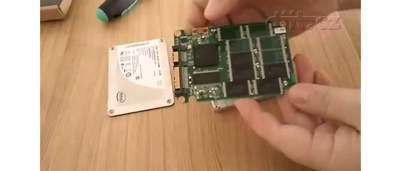 Intel SSD 311 Larson Creek 20GB (advanced unboxing)