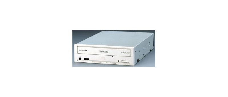 Yamaha CRW 3200
