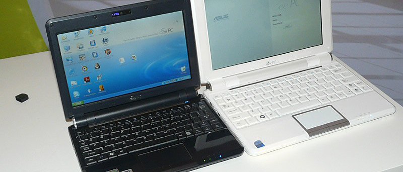 Asus Eee 901 (černý) a Eee 1000 (bílý)