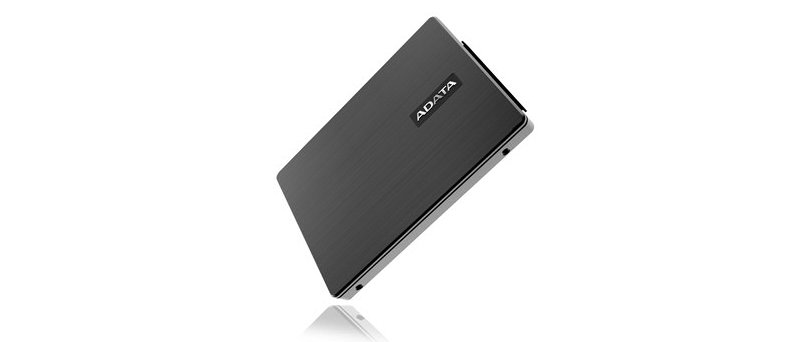 A-Data SSD N002 s USB 3.0 a SATA 6 Gbit/s