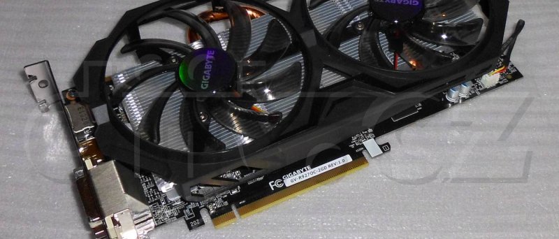 Gigabyte Radeon R9 270 OC - IMG_0651_front