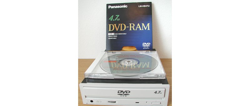 Obr: Panasonic (Matsushita) LF-D210 DVD-RAM (24×8×2 CD×DVD-ROM×DVD-RAM IDE)