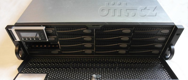 QSAN P600Q-DS316 RAID system