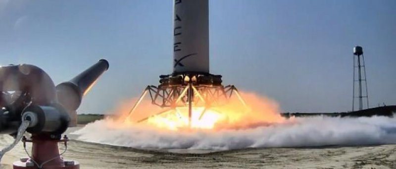 Kosmický raketový program SpaceX