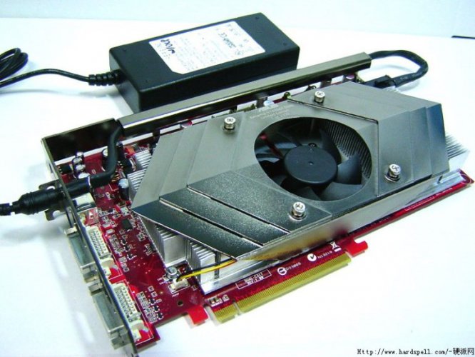 Asus Extreme N7800GT Dual Limited Edition se zdrojem