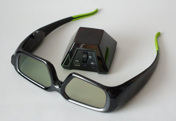 Nvidia 3D Vision: brýle s vysílačem