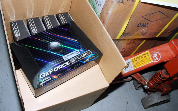 krabice od Inno3D GeForce GTX 400