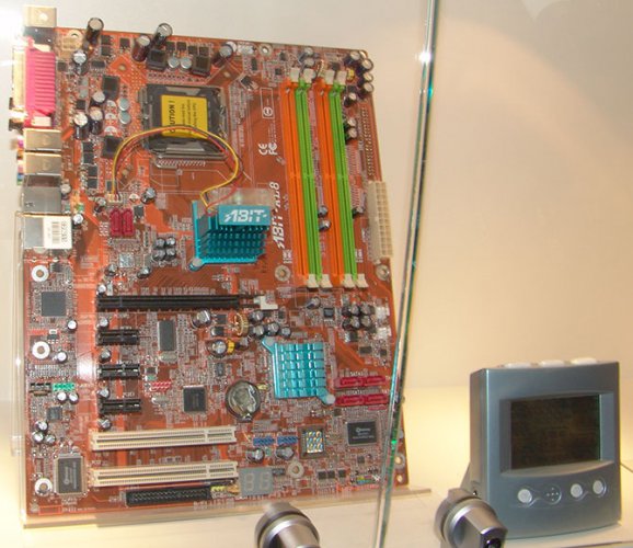 ABIT AL8 series s microGuru