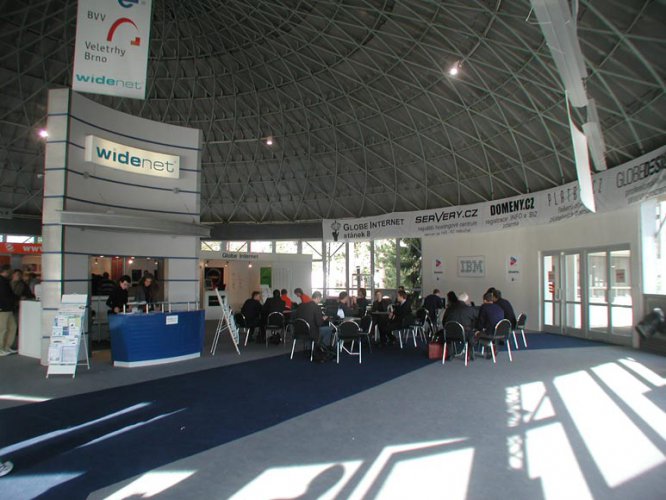 WiFi pavilon uvnitř