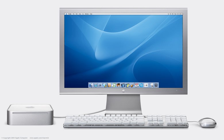 Apple Mac mini s monitorem, klávesnicí a myší