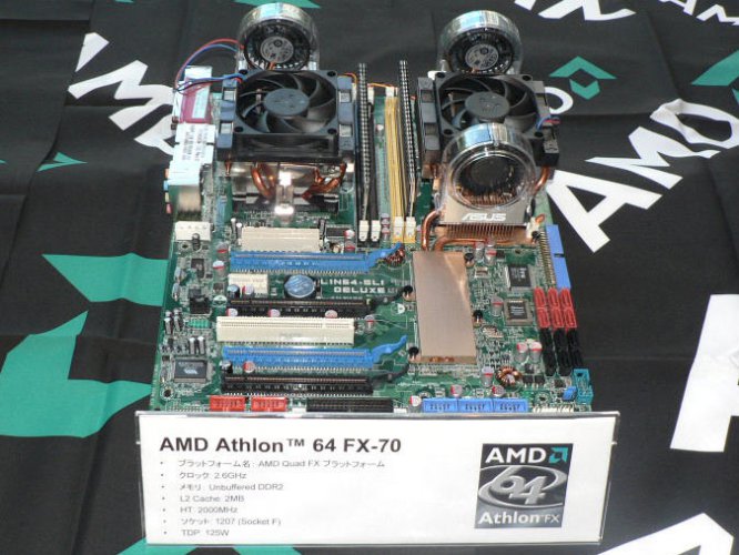 Základní deska Asus L1N64-SLI Deluxe se dvěma procesory Athlon 6