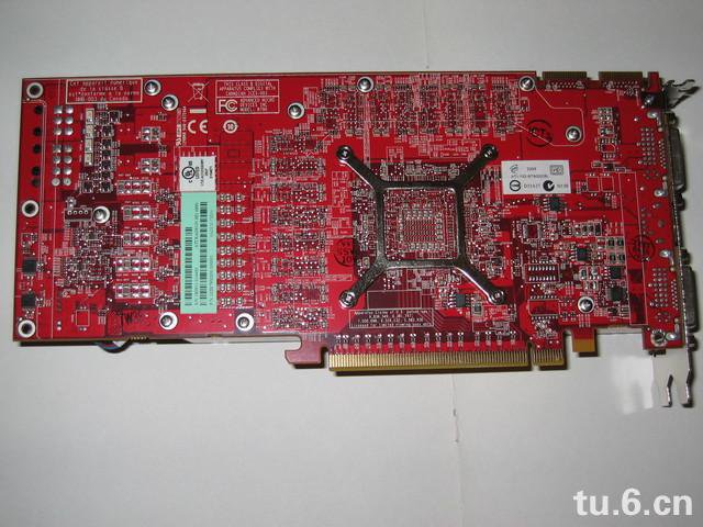 Radeon HD 4890 - zadní strana