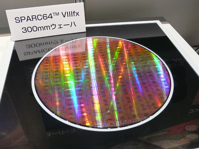 Křemíková deska s procesory SPARC64 VIIIfx