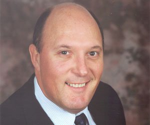 Bob Rivet (zdroj: http://news.softpedia.com/news/AMD-Talks-About-Current-Business-Strategy-95889.shtml) Bob Rivet (zdroj: http://news.softpedia.com/news/AMD-Talks-About-Current-Business-Strategy-95889.shtml)