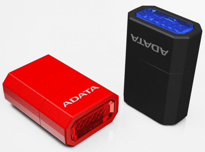 Adata Micro Memory Card Reader USB 2.0 - červená i černá verze