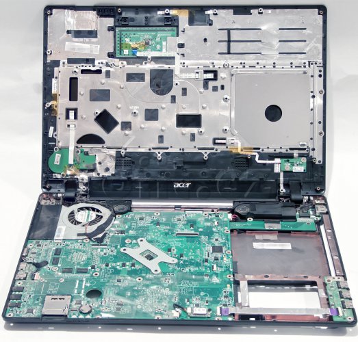 Acer Aspire 7745G - pohled dovnitř