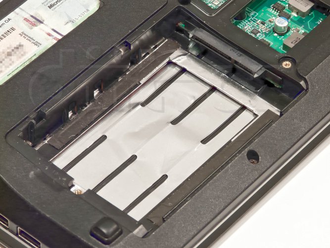 Acer Aspire 7745G - pozice pro SATA disk