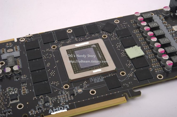 AMD Radeon R9 290X 07
