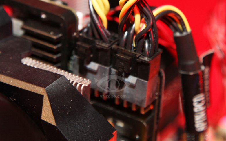 Asus ROG Matrix 7970 04