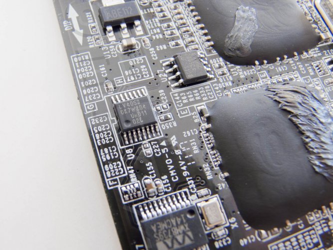 AVerMedia DarkCrystal HD Capture SDK II - detail čipů (4)
