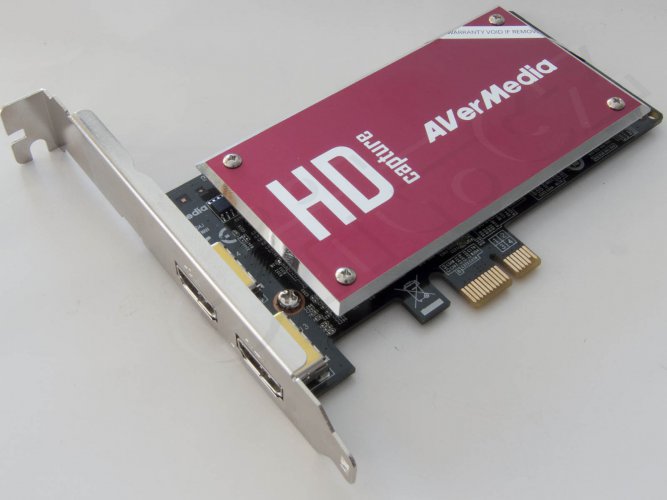 AVerMedia DarkCrystal HD Capture SDK II (z úhlu)