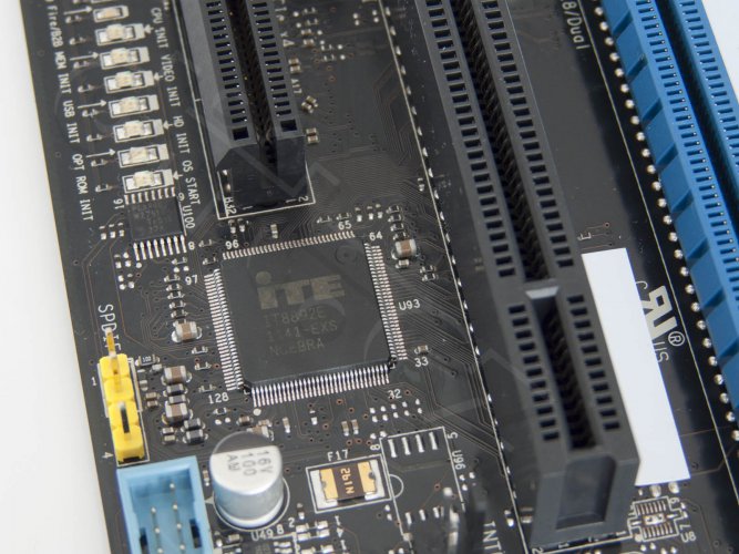 Intel Desktop Board DZ77GA-70K - iTE IT8892E PCIe-PCI bridge