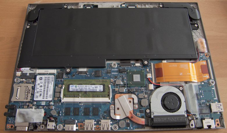 Toshiba Portégé Z830 - uspořádání vnitřku