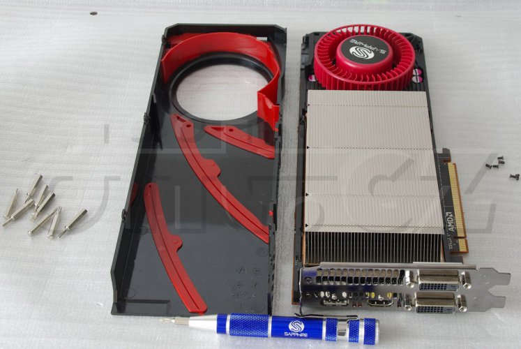 Sapphire Radeon R9 290__IGP3988_rozebrana