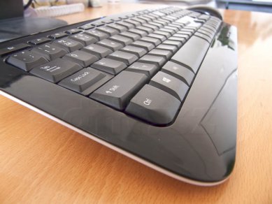 03 Ms Wireless Keyboard 800 Detail Spodnich Klaves