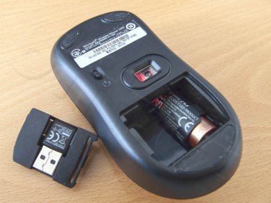 10 Ms Wireless Mouse 1000 Zespodu Otevrena
