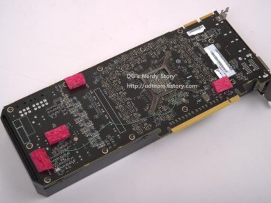 AMD Radeon R9 290X 05