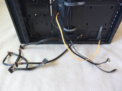 Fractal Design Define S Dsc 2753 Kabely Ssd Hdd