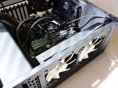 Nzxt S 340 Dsc 3382 Radiator Osazen
