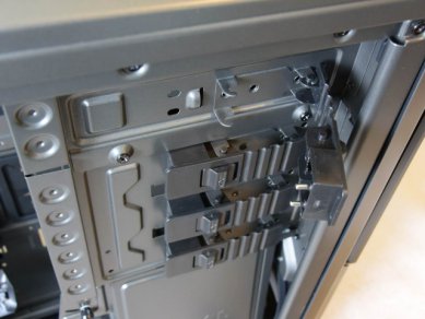 Nzxt Phantom 820 Dsc 3199 Uchyt 525