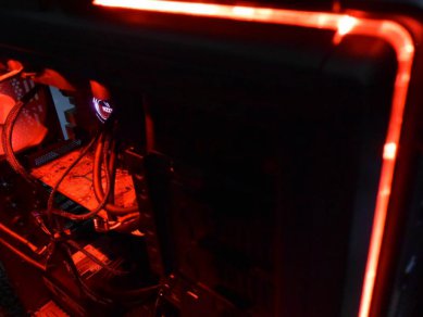 Nzxt Phantom 820 Dsc 3275 Svetla
