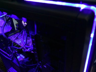 Nzxt Phantom 820 Dsc 3277 Svetla