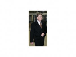 Bill Gates po příletu na ruzyňské letiště, 1. 2. 2005 ve 20:45 h