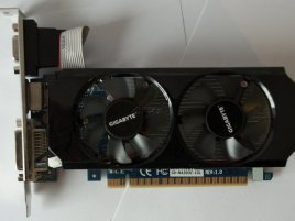GeForce GT 430: čelní pohled
