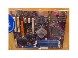 ECS s AGP i PCI Express x16