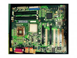 Vzorek motherboardu s chipsetem nForce5