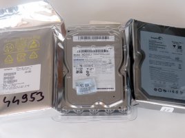 Zabalené disky: Hitachi Deskstar T7K1000 HDS721075KLA330, Samsun