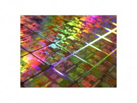 Křemíková deska (wafer) se 45nm čtyřjádrovými procesory AMD